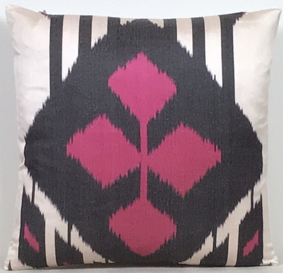 Ikat Pillow ( 40 x 40 cm )