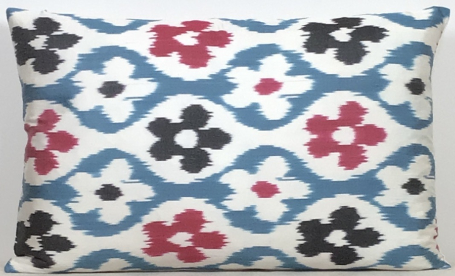 Ikat Pillow ( 40 x 60 cm )