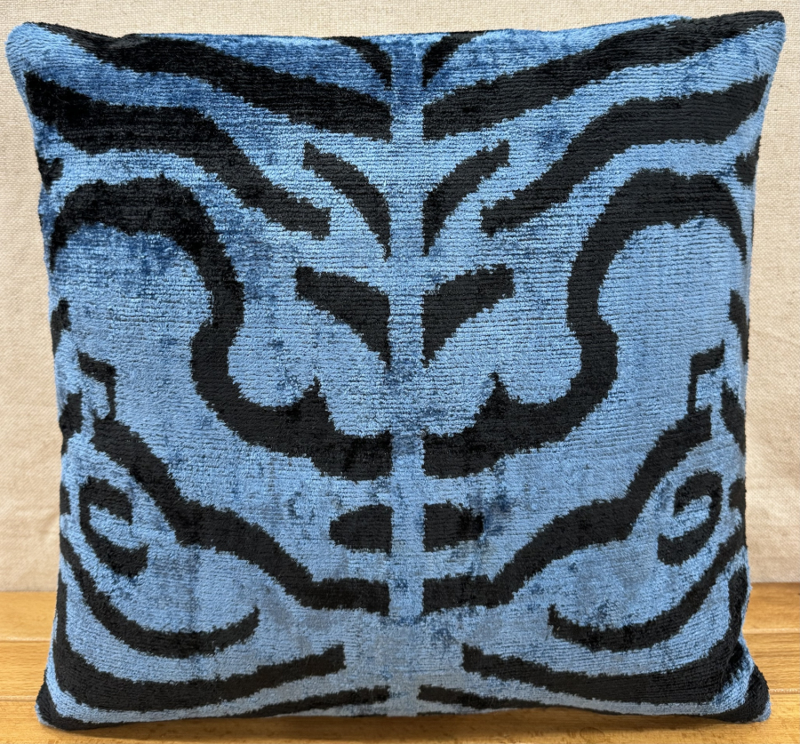 Velvet Pillow ( 40 x 40 cm )