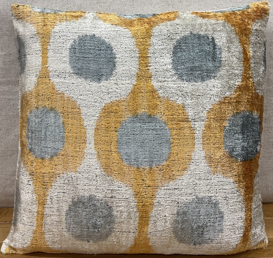 Velvet Pillow ( 40 x 40 cm )