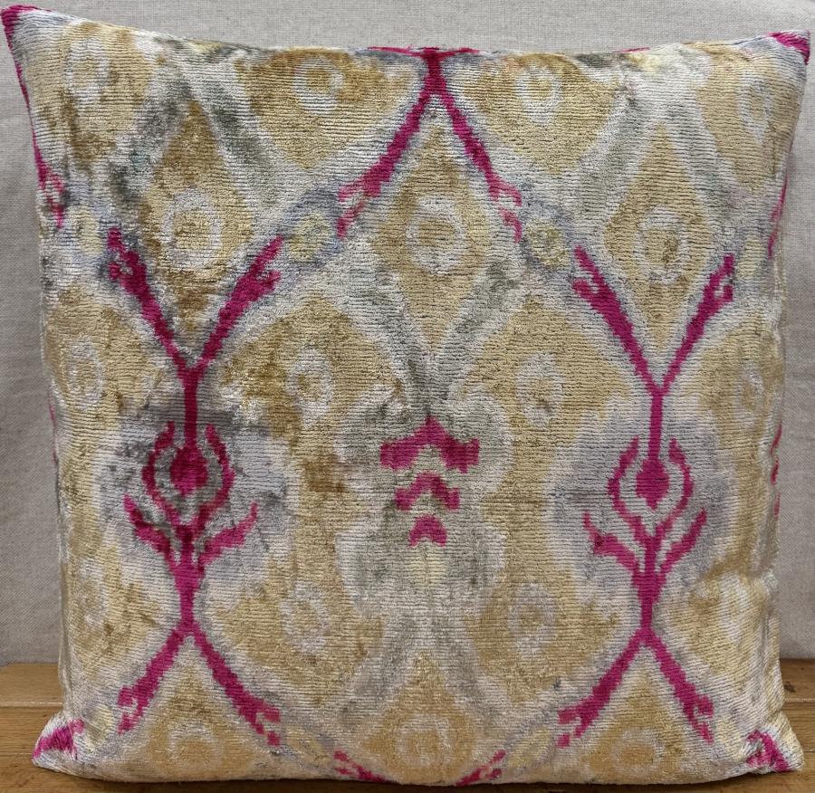 Velvet Pillow ( 50 x 50 cm )