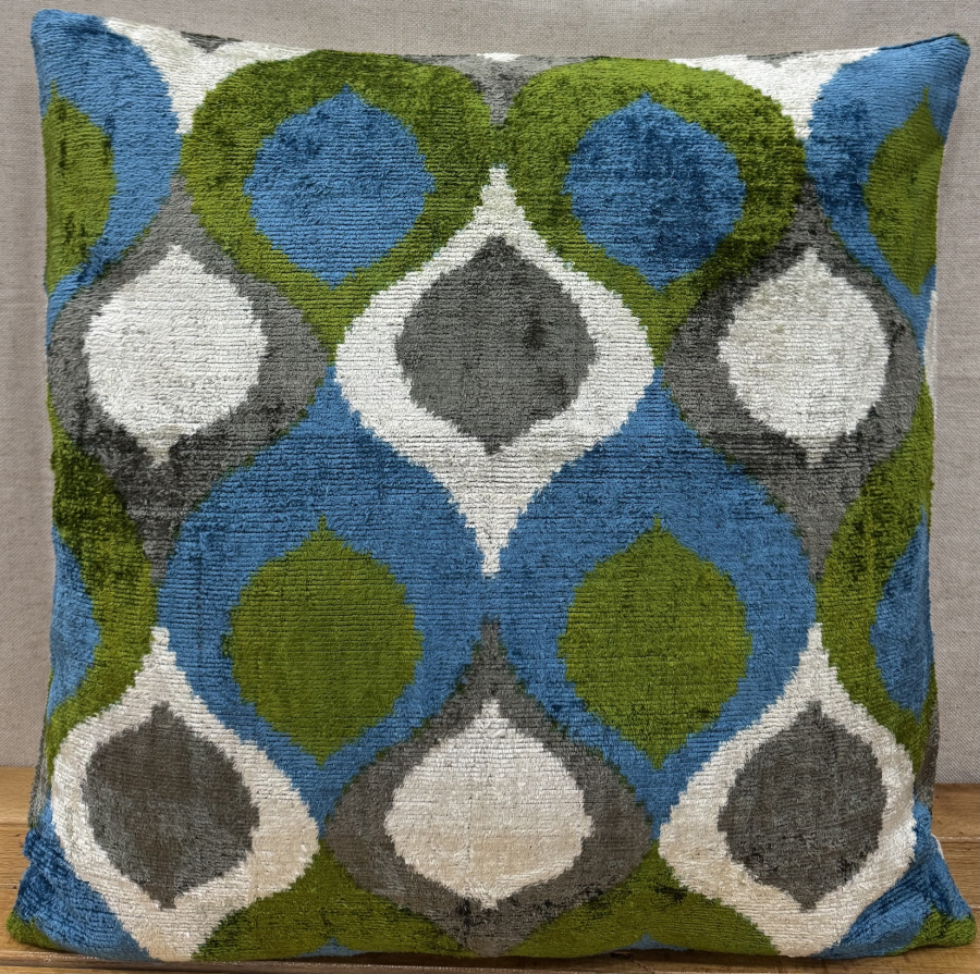 Velvet Pillow ( 50 x 50 cm )