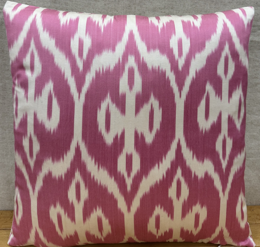 Ikat Pillow ( 40 x 40 cm )