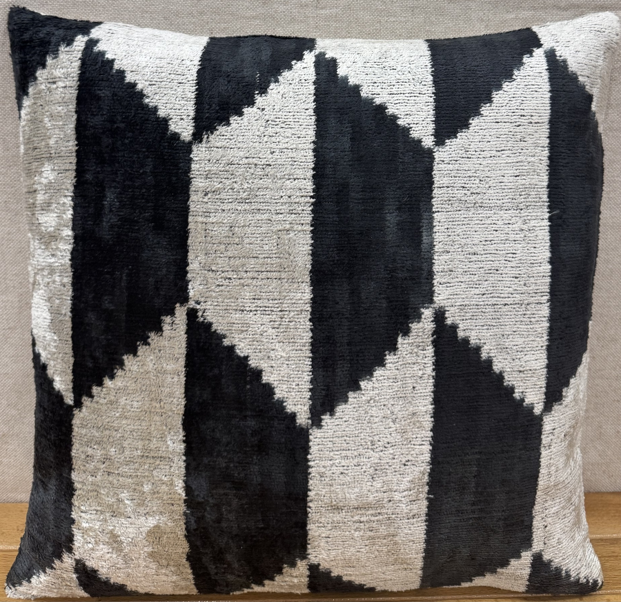 Velvet Pillow ( 40 x 40 cm )
