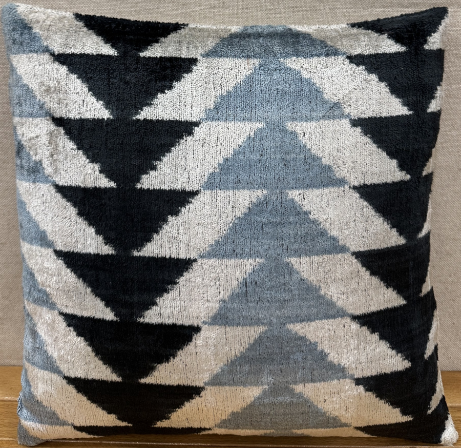 Velvet Pillow ( 40 x 40 cm )
