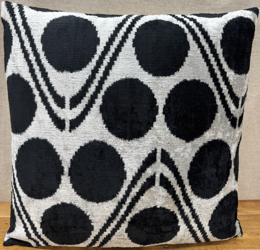 Velvet Pillow ( 50 x 50 cm )
