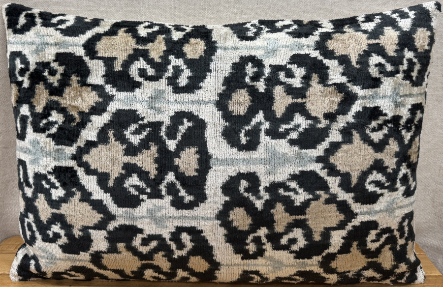 Velvet Pillow ( 40 x 60 cm )