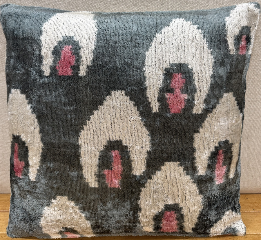 Velvet Pillow ( 40 x 40 cm )