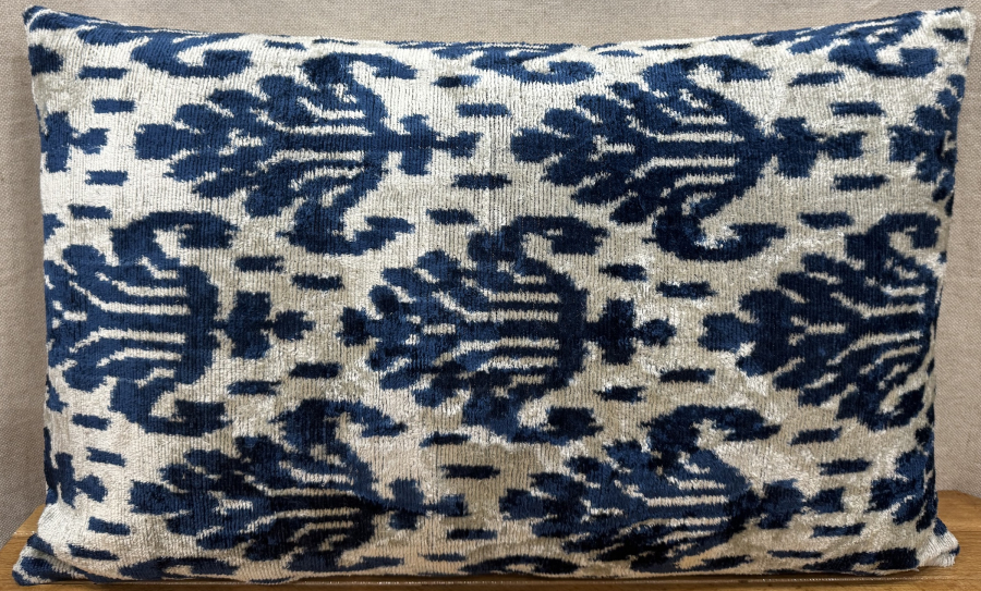 Velvet Pillow ( 40 x 60 cm )