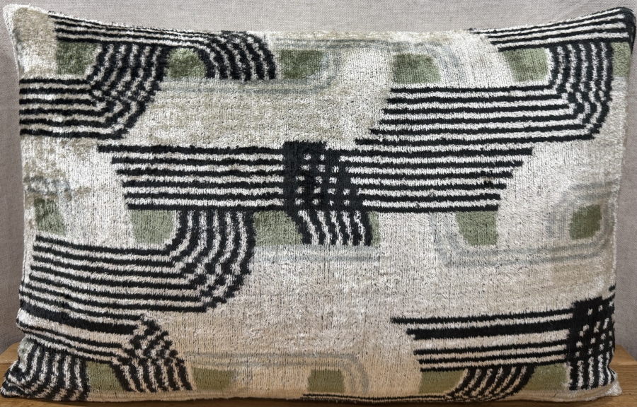 Velvet Pillow ( 40 x 60 cm )