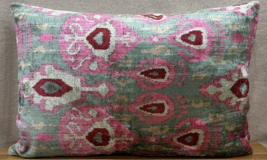 Velvet Pillow ( 40 x 60 cm )