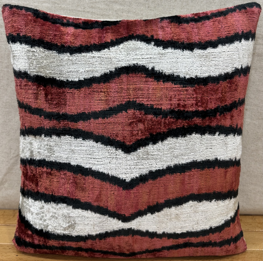 Velvet Pillow ( 40 x 40 cm )