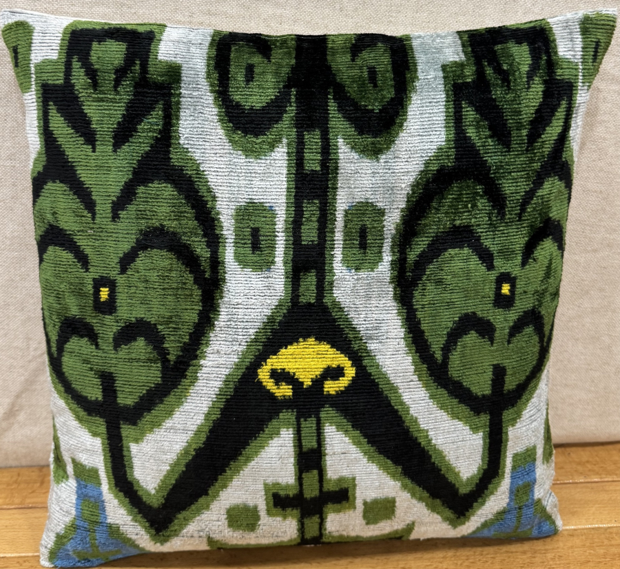 Velvet Pillow ( 40 x 40 cm )