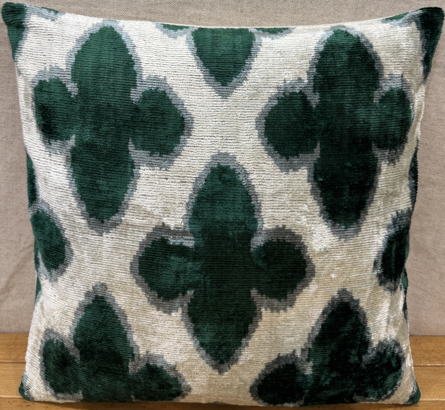 Velvet Pillow ( 40 x 40 cm )