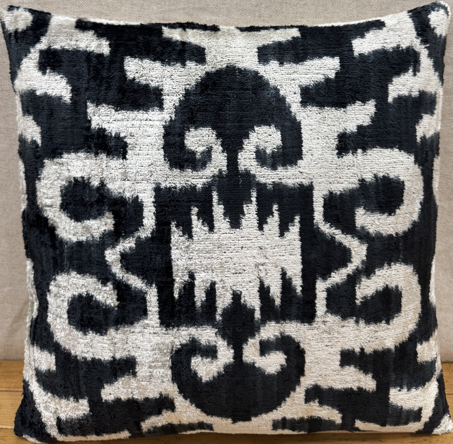 Velvet Pillow ( 40 x 40 cm )