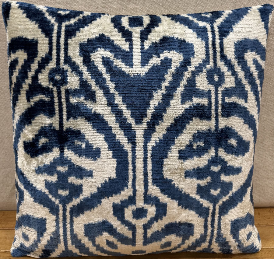 Velvet Pillow ( 40 x 40 cm )