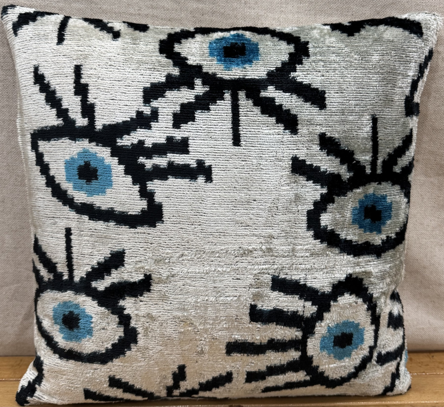 Velvet Pillow ( 40 x 40 cm )