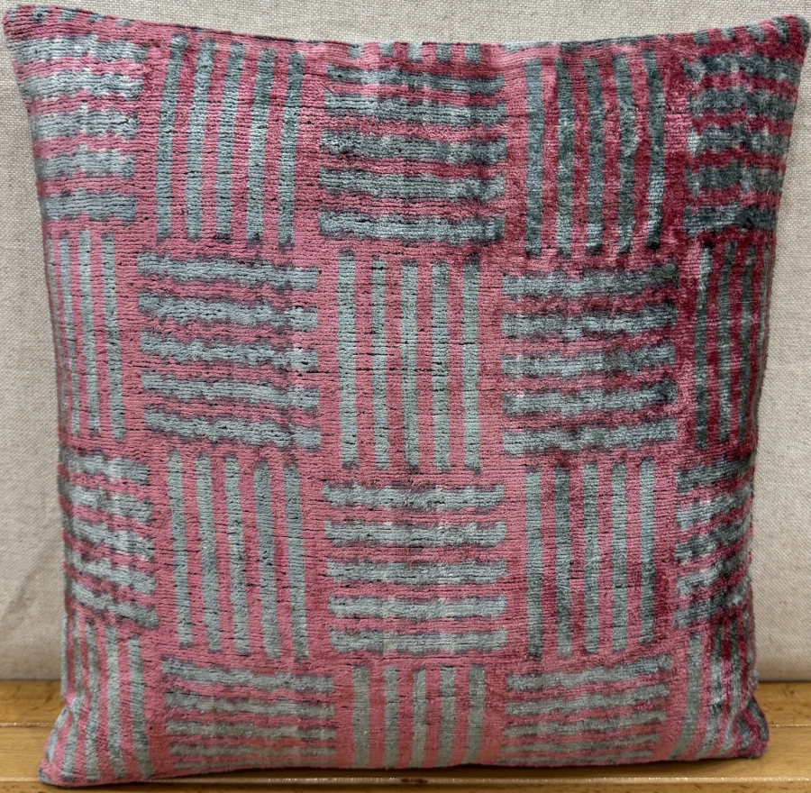 Velvet Pillow ( 40 x 40 cm )