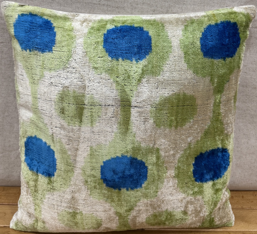 Velvet Pillow ( 40 x 40 cm )