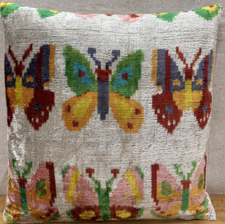 Velvet Pillow ( 40 x 40 cm )