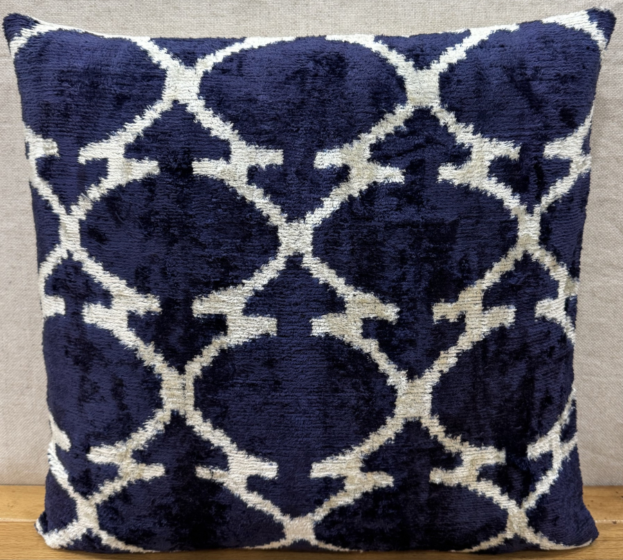 Velvet Pillow ( 40 x 40 cm )