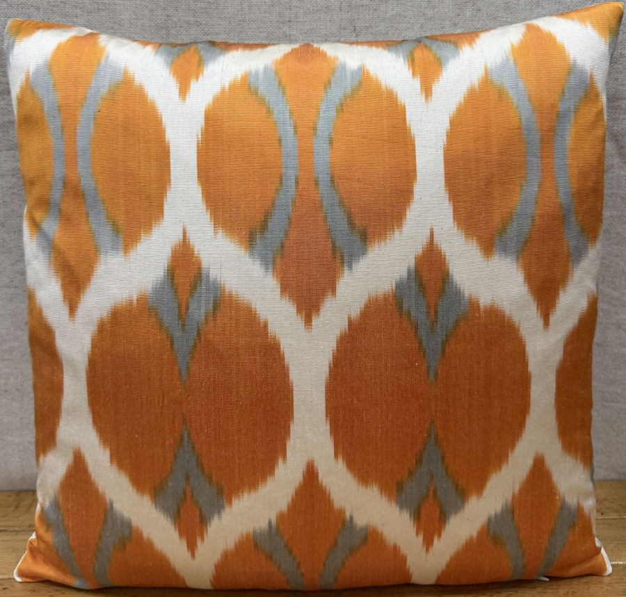Ikat Pillow ( 40 x 40 cm )