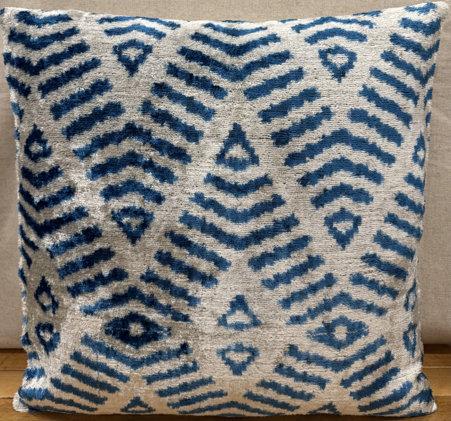 Velvet Pillow ( 50 x 50 cm )