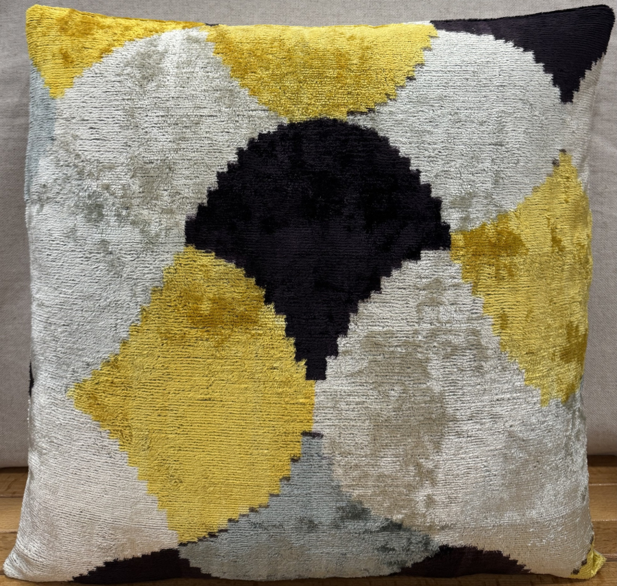 Velvet Pillow ( 50 x 50 cm )