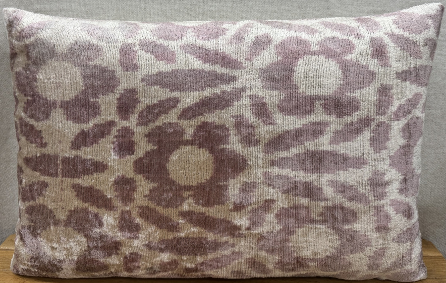 Velvet Pillow ( 40 x 60 cm )