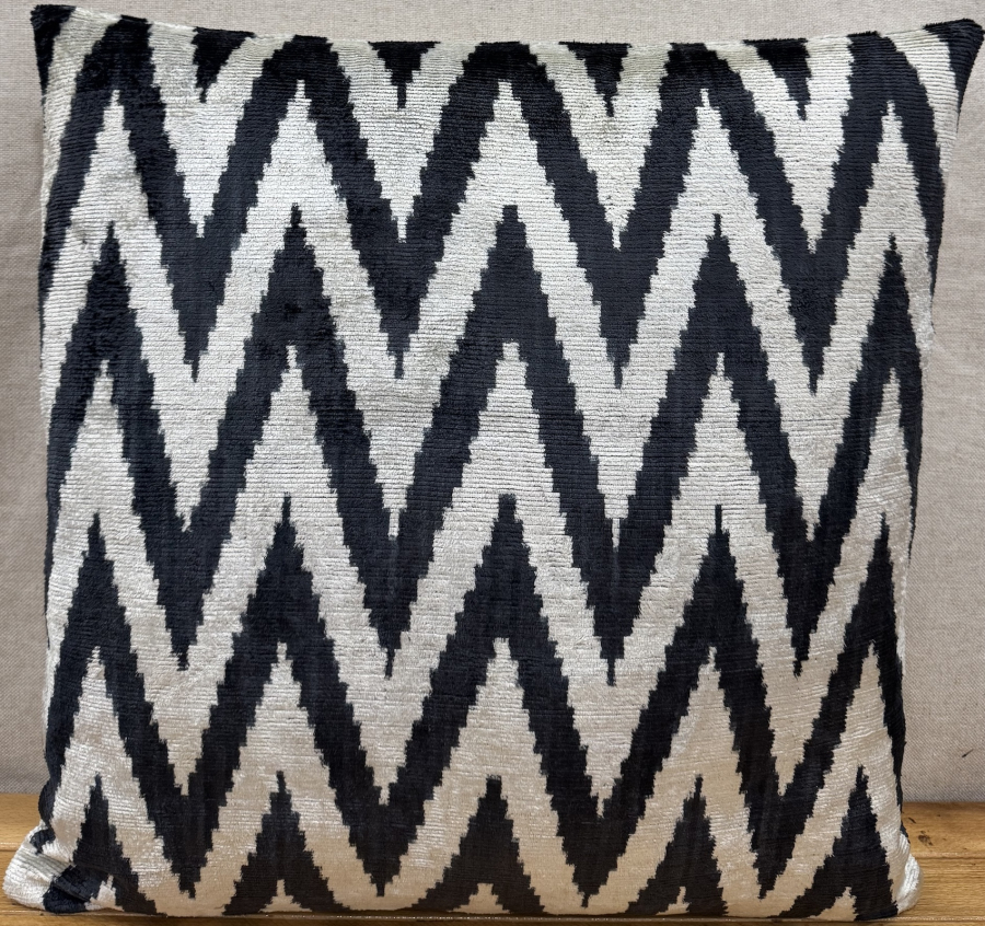 Velvet Pillow ( 50 x 50 cm )