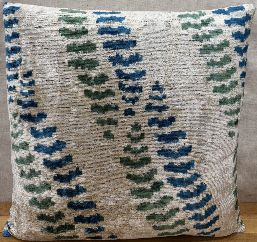 Velvet Pillow ( 50 x 50 cm )