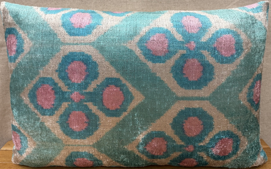 Velvet Pillow ( 40 x 60 cm )