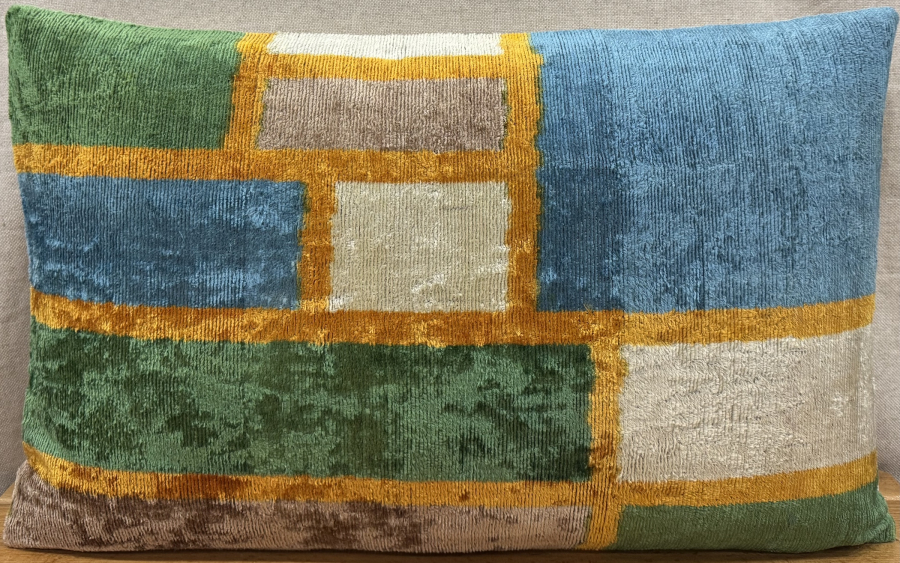 Velvet Pillow ( 40 x 60 cm )