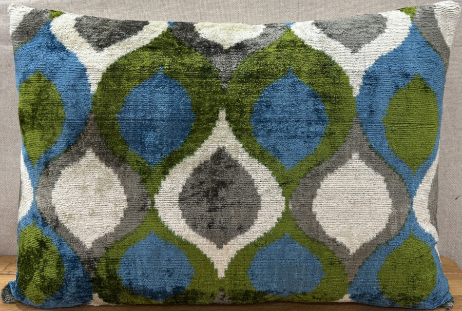 Velvet Pillow ( 40 x 60 cm )