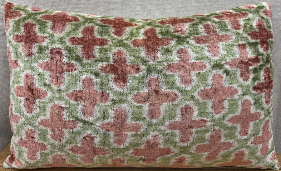 Velvet Pillow ( 40 x 60 cm )