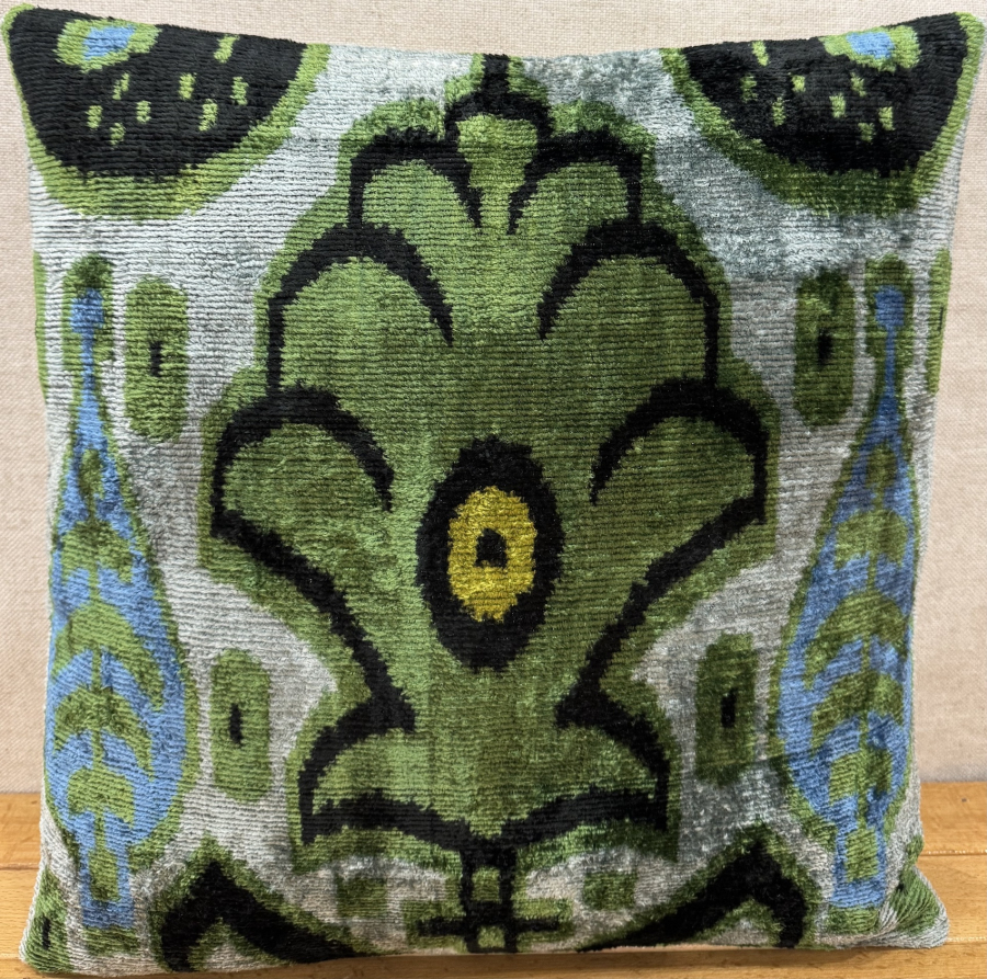 Silk Velvet Pillow ( 40 x 40 cm )