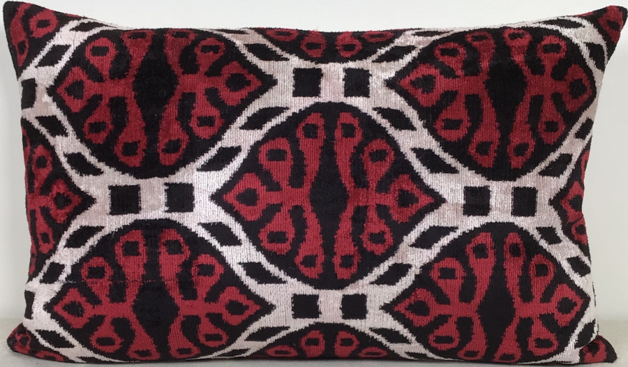 Silk Velvet Pillow 40x60 cm