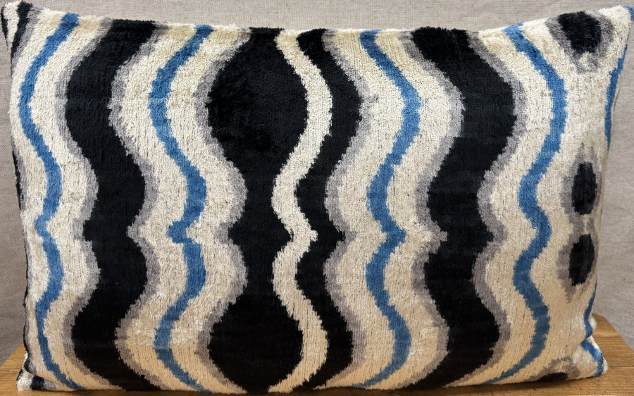 Silk Velvet Pillow ( 40 x 60 cm )