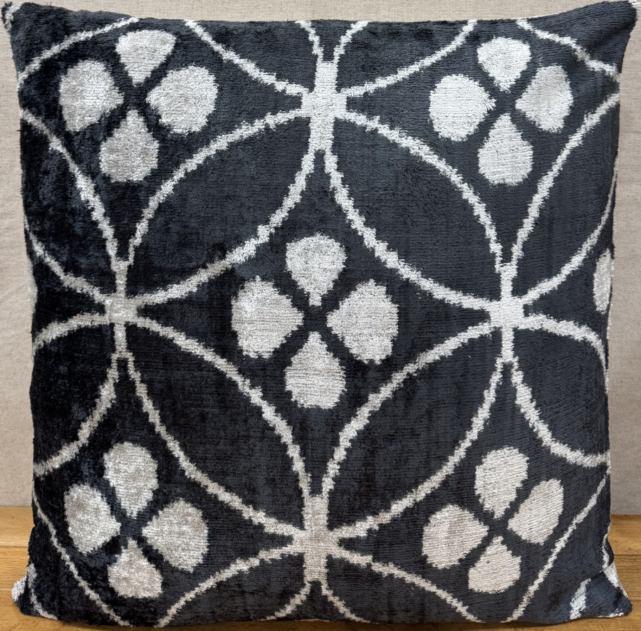 Silk Velvet Pillow ( 50 x 50 cm )