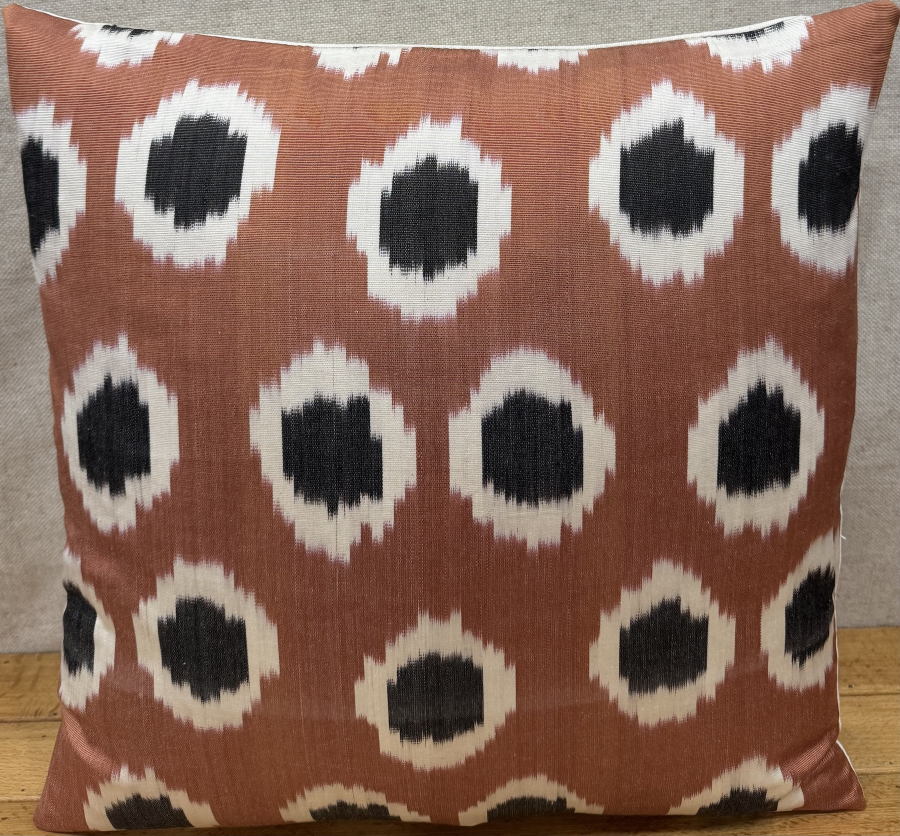 Silk ikat Pillow ( 40 x 40 cm )