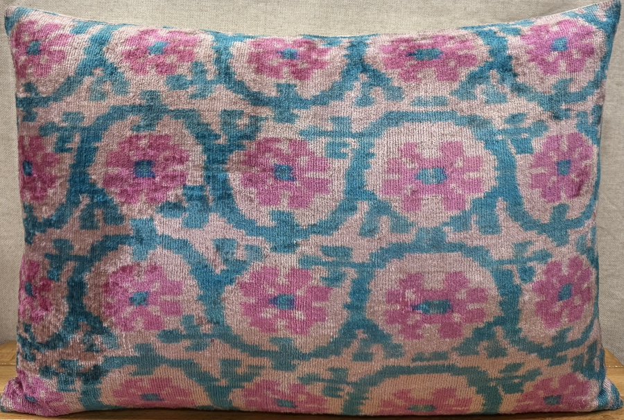 Silk Velvet Pillow ( 40 x 60 cm )