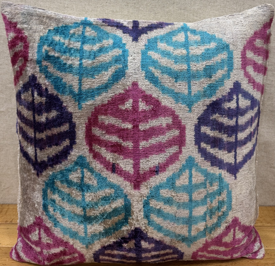 Silk Velvet Pillow ( 40 x 40 cm )