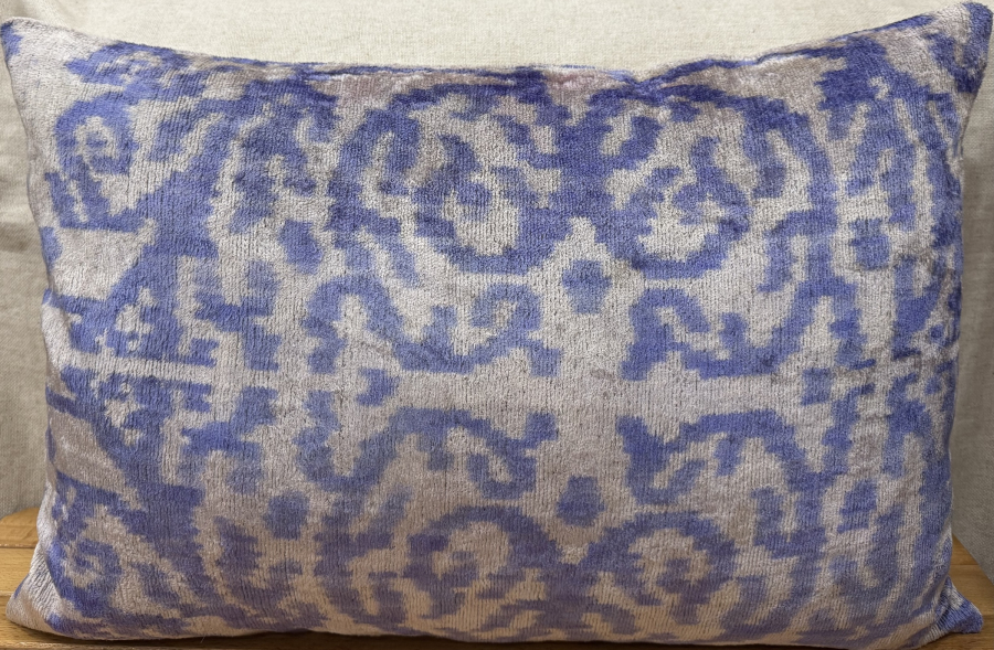 Silk Velvet Pillow ( 40 x 60 cm )
