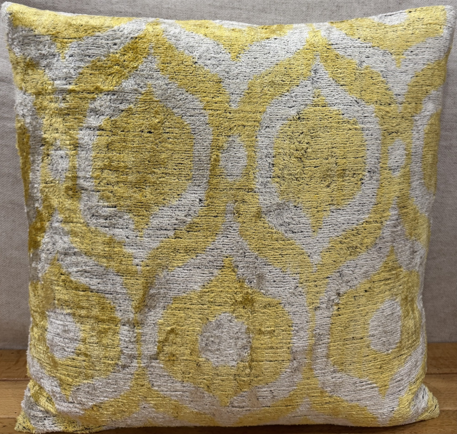 Silk Velvet Pillow ( 40 x 40 cm )