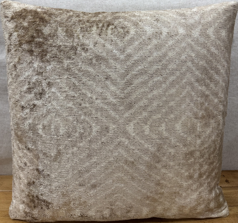 Silk Velvet Pillow ( 40 x 40 cm )