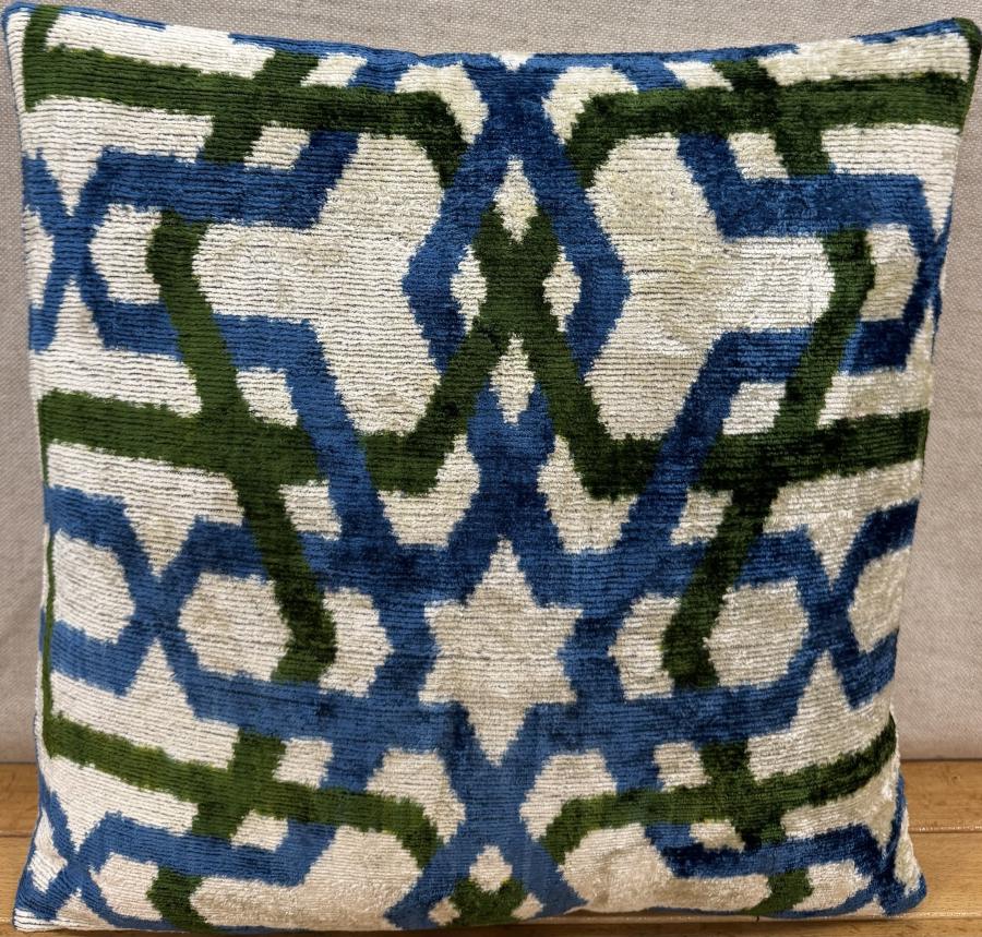 Silk Velvet Pillow ( 40 x 40 cm )