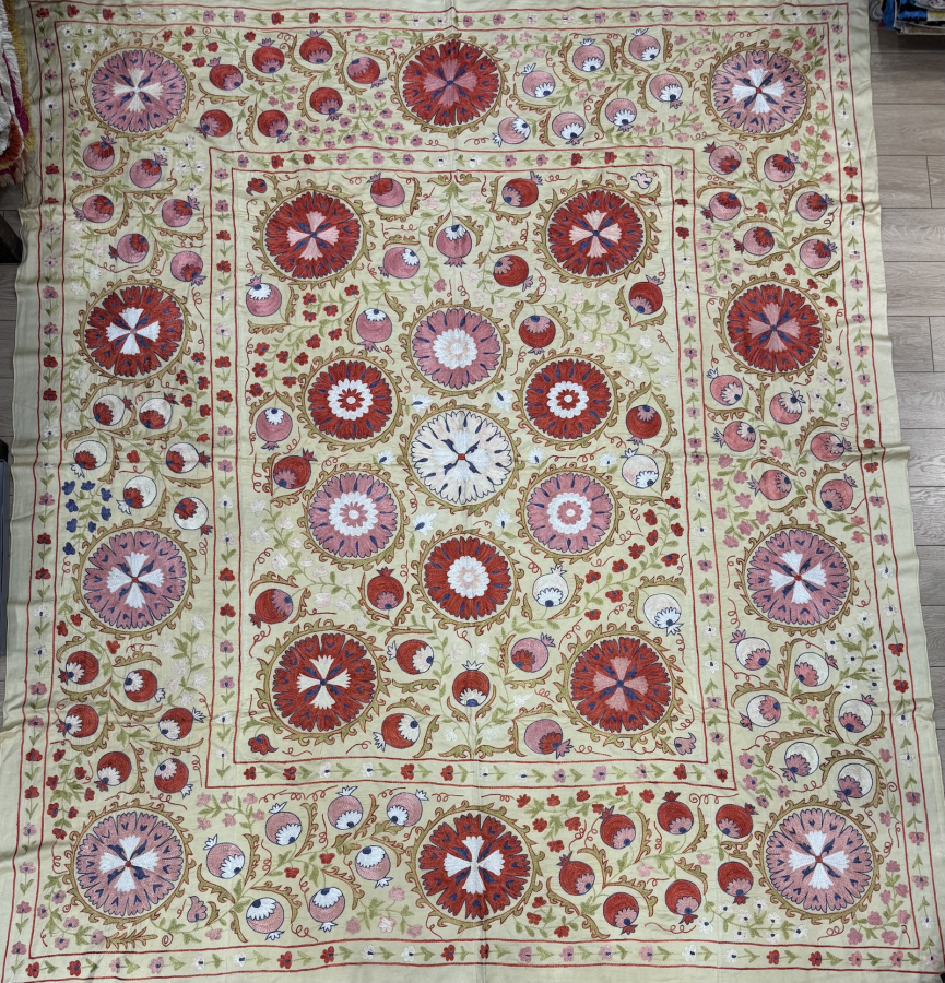 Suzani ( 190x 220 cm )